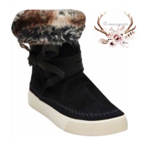 Toms Black Faux fur Boots NWT - Picture 3 of 4